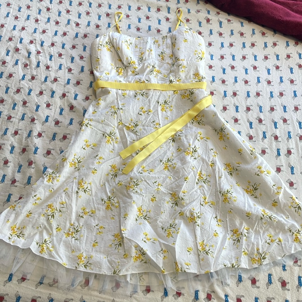 White and yellow sundress
